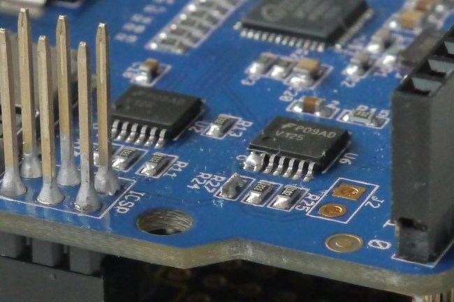 Elecrow W5200 showing R24 delete and U6 Pin 1-2 bridge.